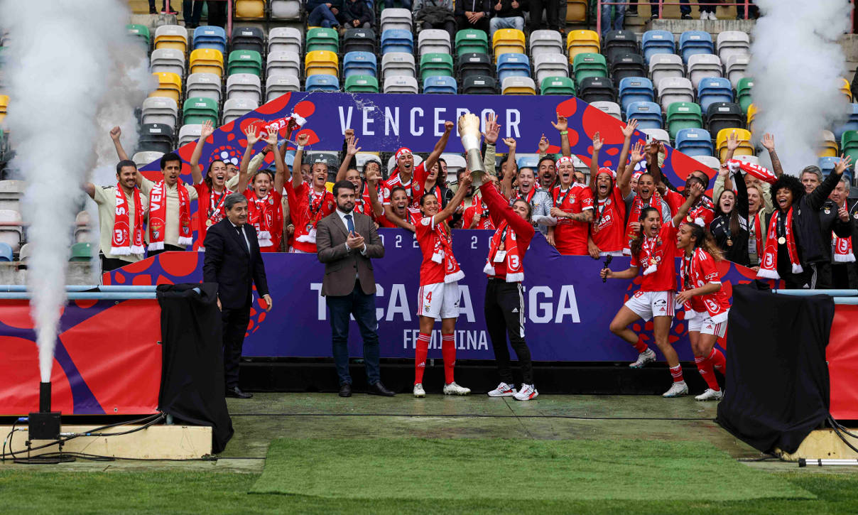 SOCIEDADE DESPORTIVA E FIDJUS DI BIDERAS DISPUTAM A FINAL DA LIGA FEMININA  - FUT 245